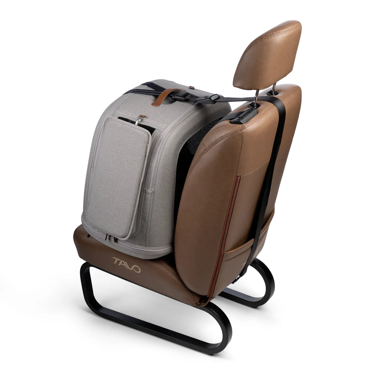 Crispin Transportbox mit ISOFIX-Steckverbindungen und Top Tether auf dem Autositz montiert